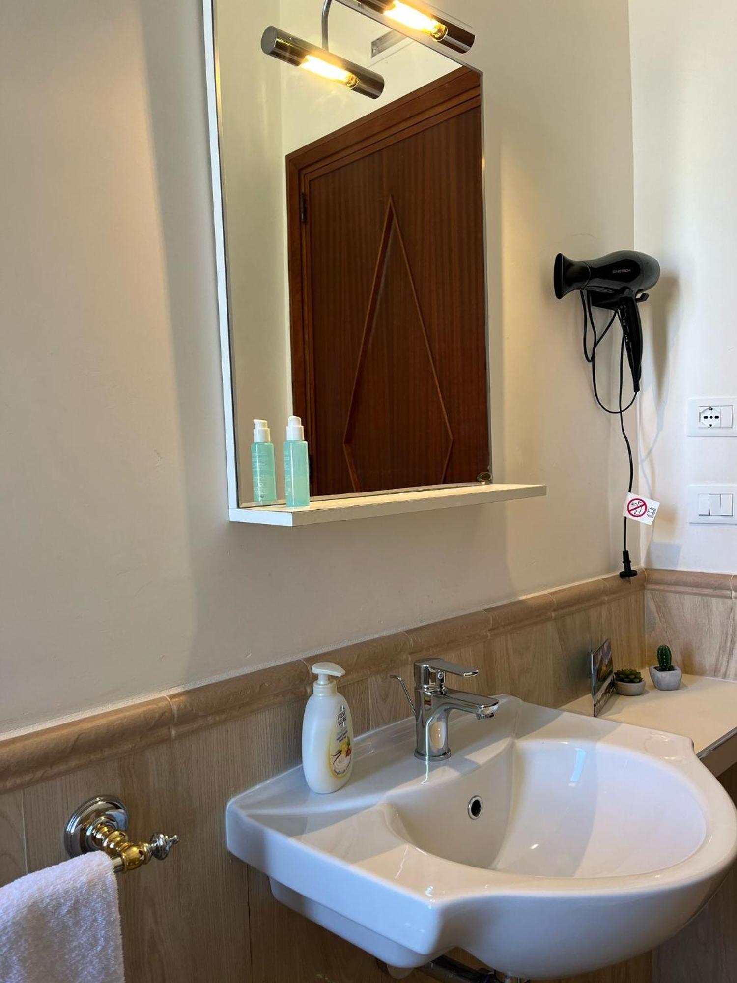 クストナーチ Cofanomare Bed & Breakfast 部屋 写真